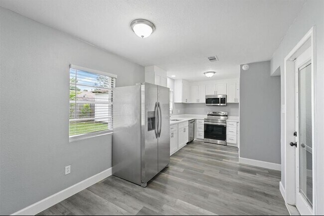 Foto del edificio - 405 Kelly Ln