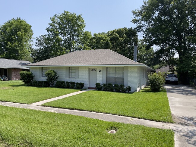 Building Photo - 10143 Ridgely Dr