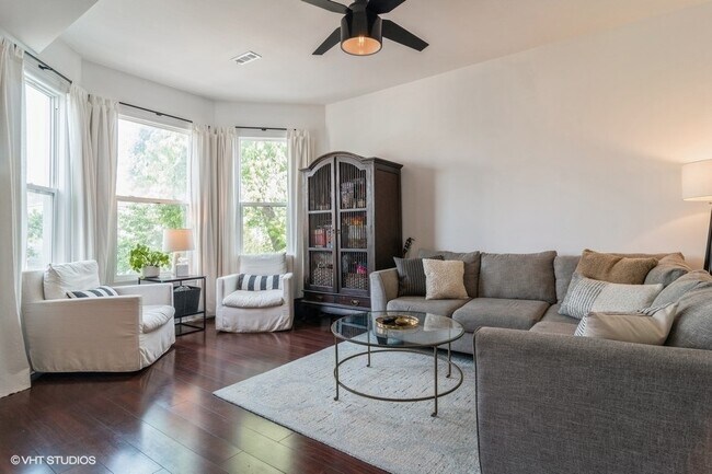 Foto del edificio - 2963 N Allen Ave
