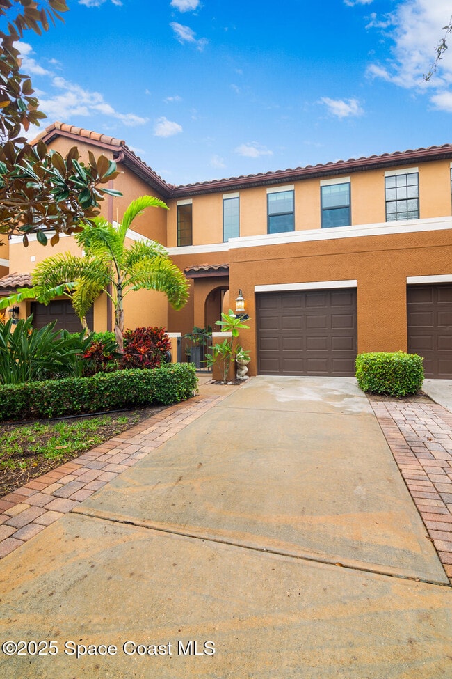 Building Photo - 746 Ventura Dr