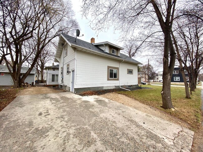 Foto del edificio - 1002 4th Ave S
