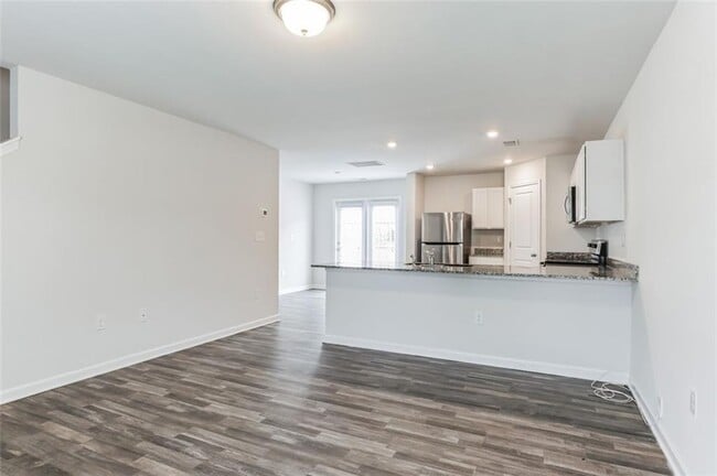 Building Photo - 512 Amelia Ct