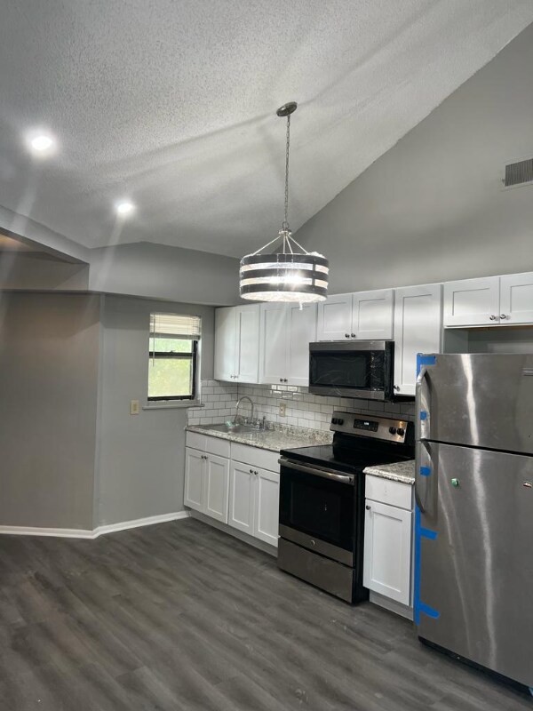 Building Photo - 8014 Tommy Ct