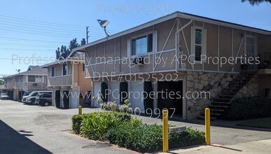 Building Photo - 414 N Clark St
