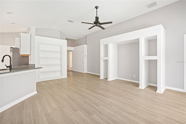 Building Photo - 5513 Terrain De Golf Dr