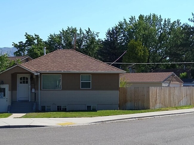 Building Photo - 1428 S Longmont Ave