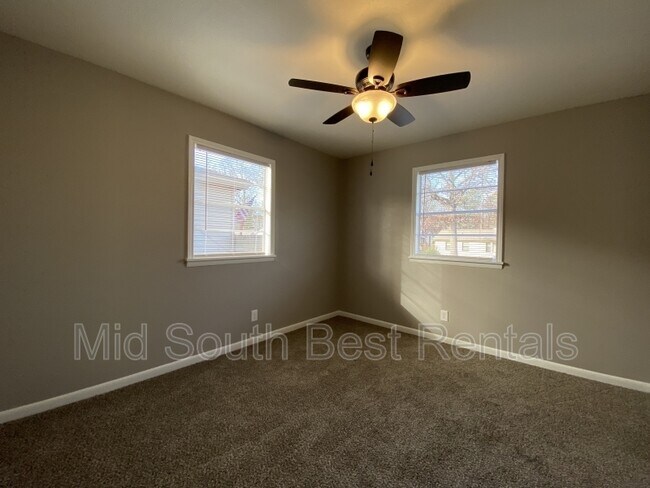 Foto del edificio - 7001 Knollwood Rd