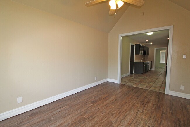 Foto del edificio - COMING SOON: Spacious 4 Bedroom in South Tulsa