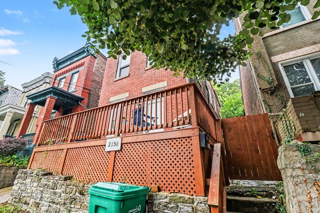 Building Photo - 2156 W Clifton Ave