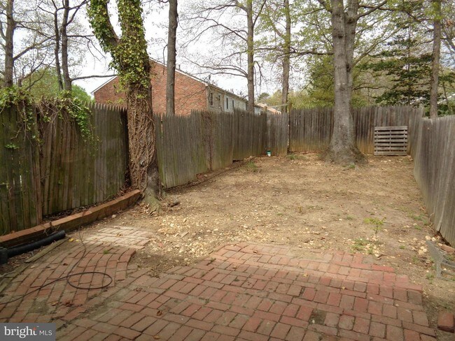 Foto del edificio - 523 Olde Greenwich Cir