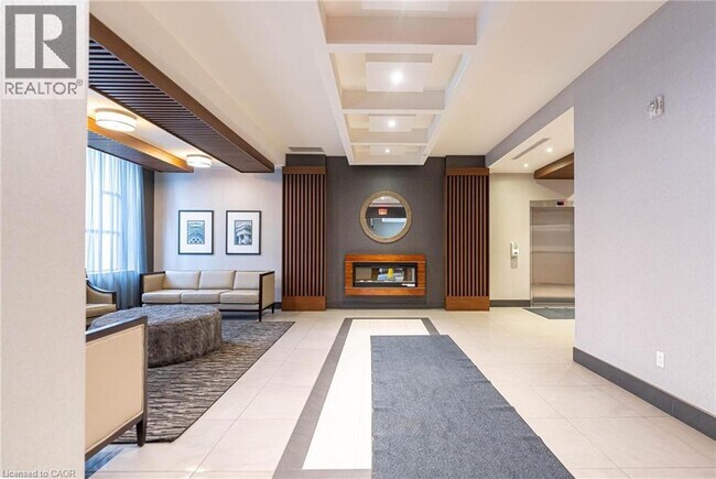 Photo du bâtiment - 150 Main St W