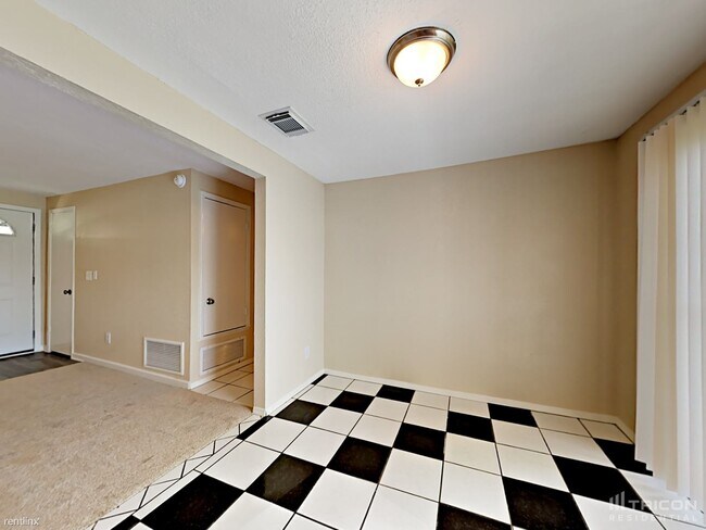 Building Photo - 2677 Tina Ln