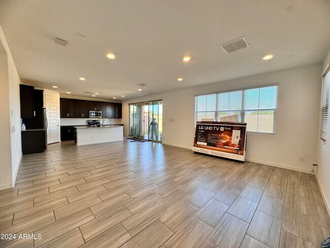 Building Photo - 2570 E Pelican Dr