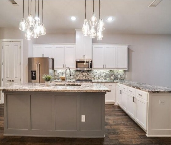 Foto principal - 5015 Meridian Ln