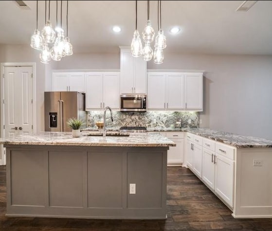 Building Photo - 5015 Meridian-10408