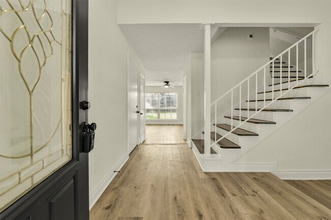 Foto del edificio - 3727 Thursa Ln