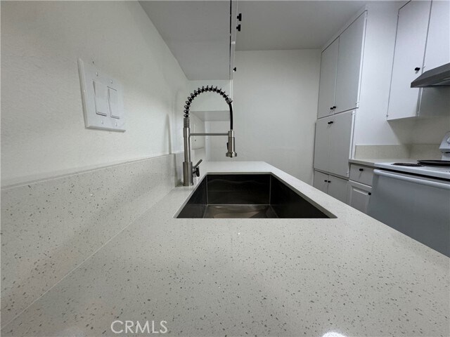 Foto del edificio - 486 N Oak St