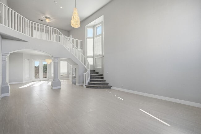 Foto del edificio - 1425 W Commerce Ave