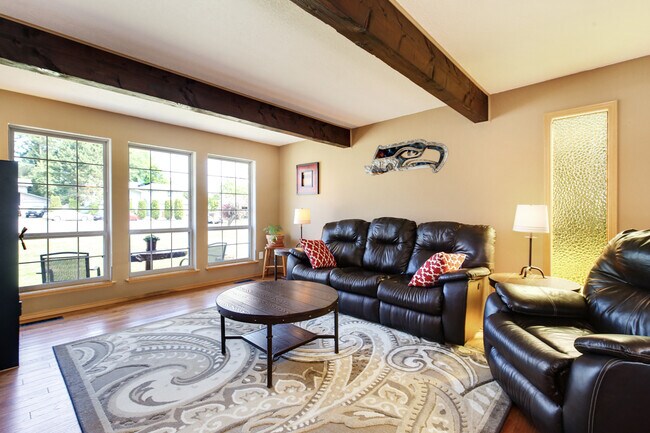 Foto del edificio - Beautiful 4 bedroom home in NE Tacoma!