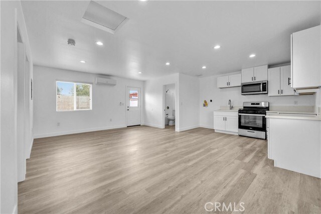 Building Photo - 9156 Catawba Ave