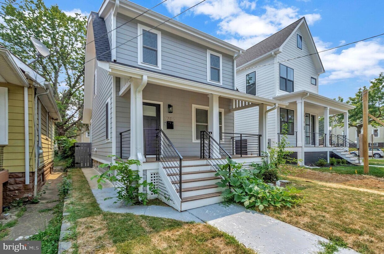 Primary Photo - 3705 22nd St NE