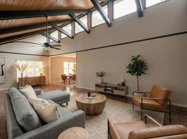 Foto del edificio - 2090 Longleaf Dr W