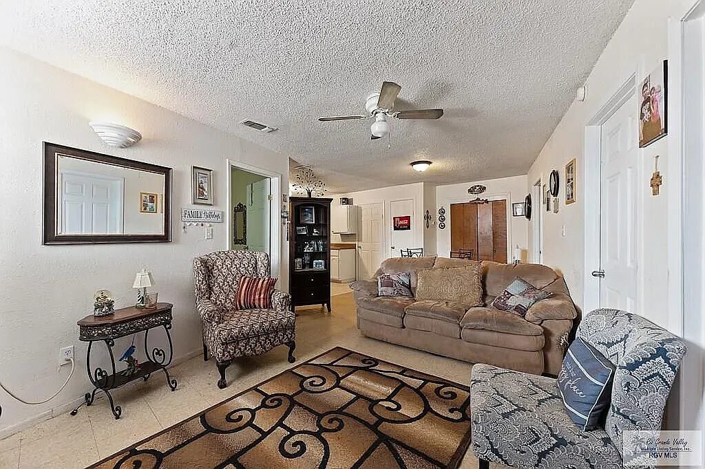 Livingroom - 201 W 1st St