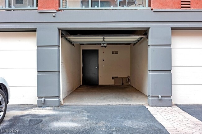 Building Photo - 91 E Agate Ave