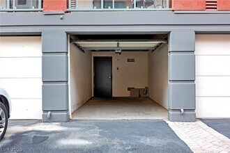 Building Photo - 91 E Agate Ave