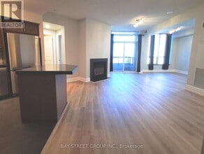 Building Photo - 5 Northtown Way