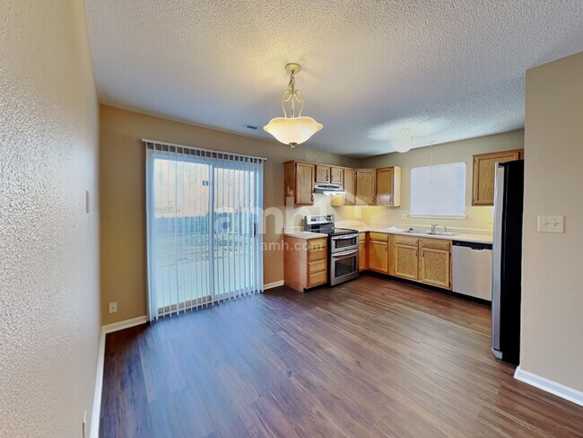 Foto del edificio - 743 Millbrook Dr