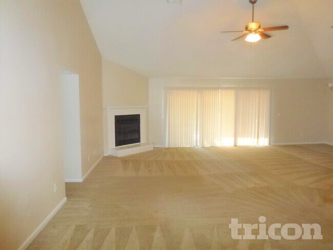 Foto del edificio - 8376 Chason Rd W