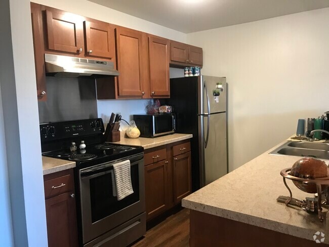 1 Bedroom's Gourmet Kitchen - The Metro On Vine