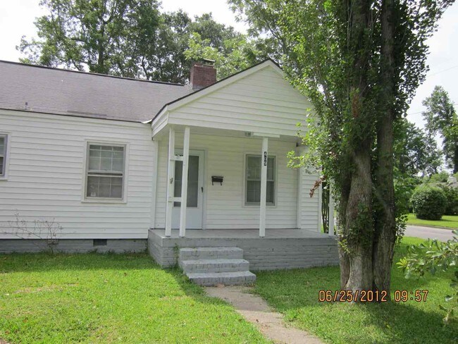 Foto del edificio - 409 Sherwood Rd