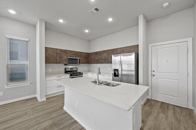 Building Photo - 2362 Freshwater Ln