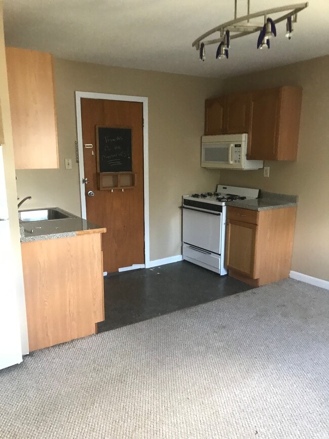 Photo - 202 N Clinton Ave Apartment