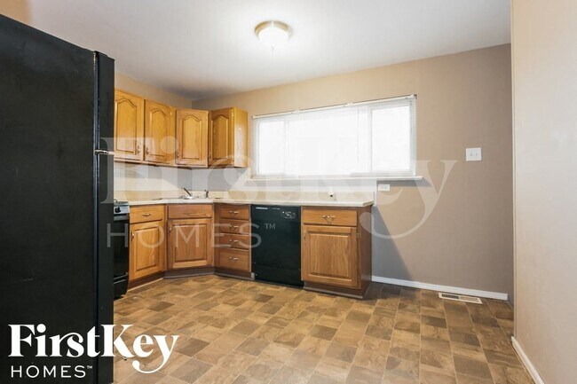 Foto del edificio - 5180 Carey Ln