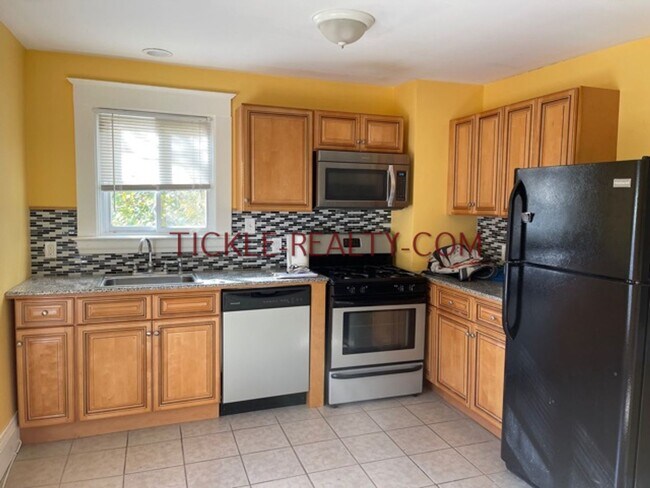 Foto del edificio - 37-37 Wellesley St