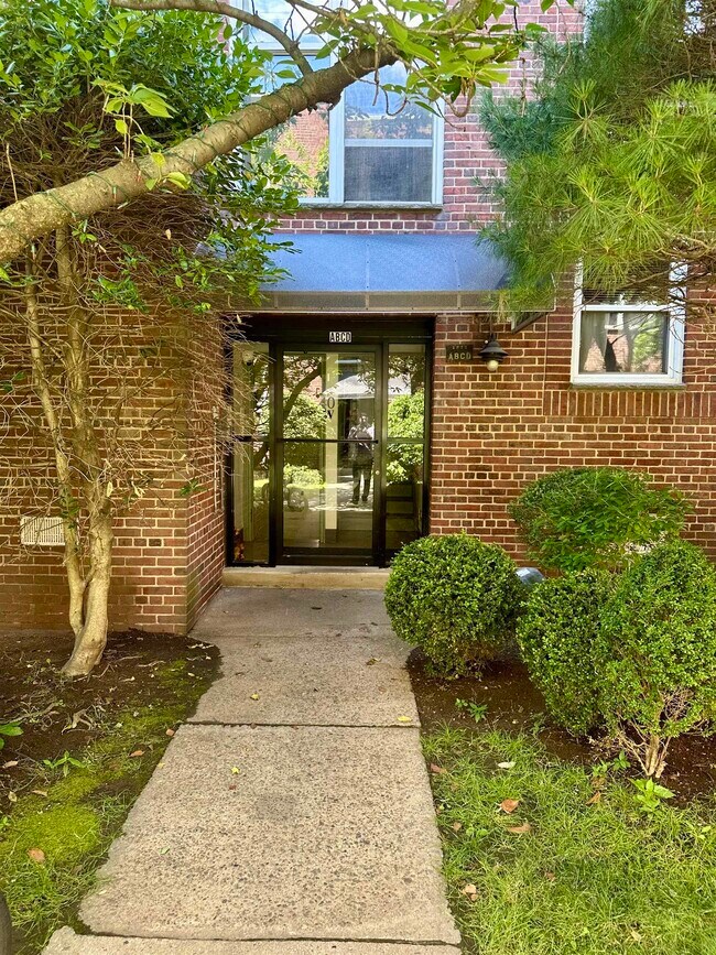 Foto del edificio - 40 Glenwood Ave