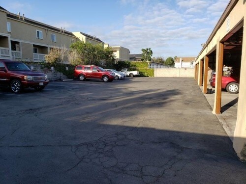 Building Photo - 291 Avocado St