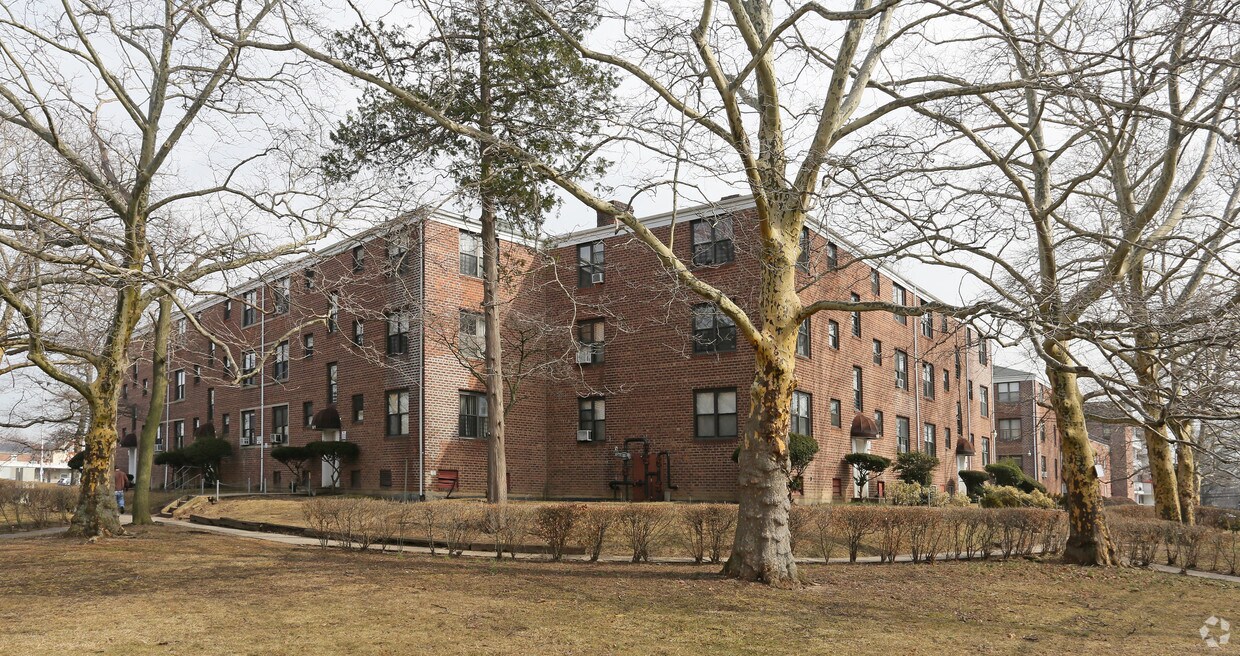 Primary Photo - 155 S Ocean Ave