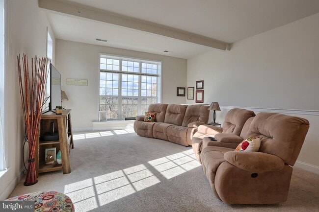 Building Photo - 726 Whitetail Dr