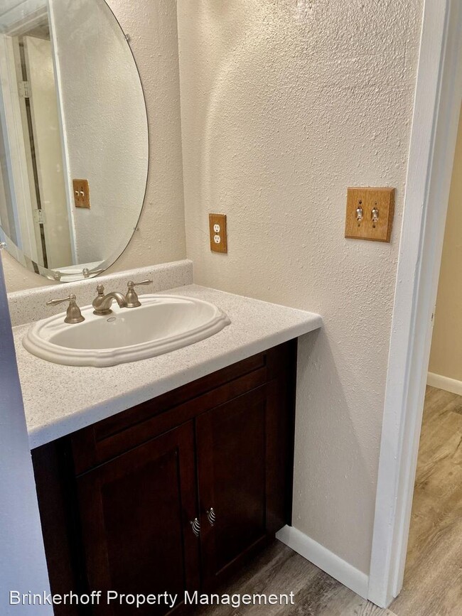 Building Photo - 2 br, 2 bath House - 5300 East Cherry Dr S...