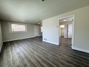 Building Photo - 2544 S 200 E