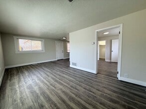 Building Photo - 2544 S 200 E