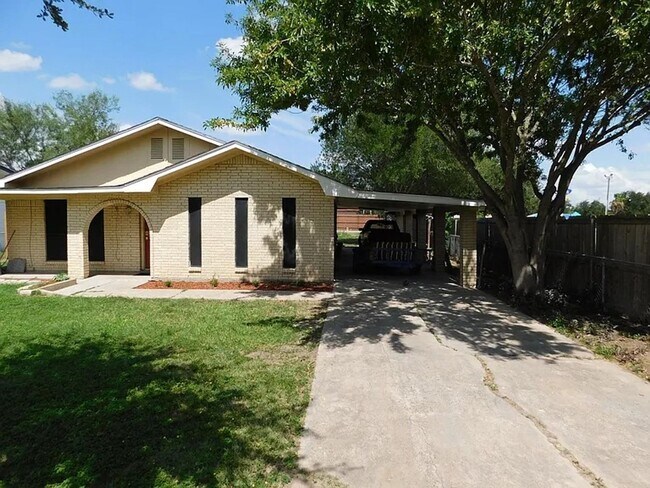 Building Photo - Charming 3BR House in Mission