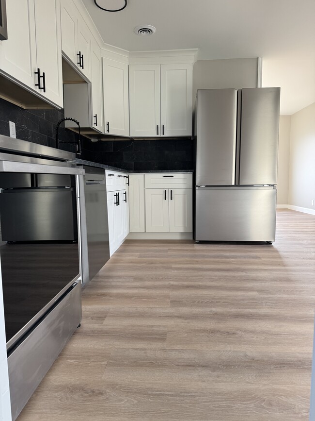 Foto del edificio - 580 Edgewood Dr