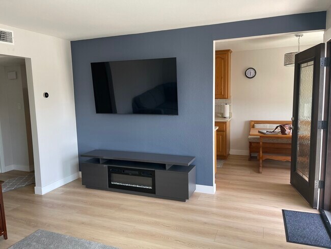 Foto del edificio - 3265 Pearl Ln