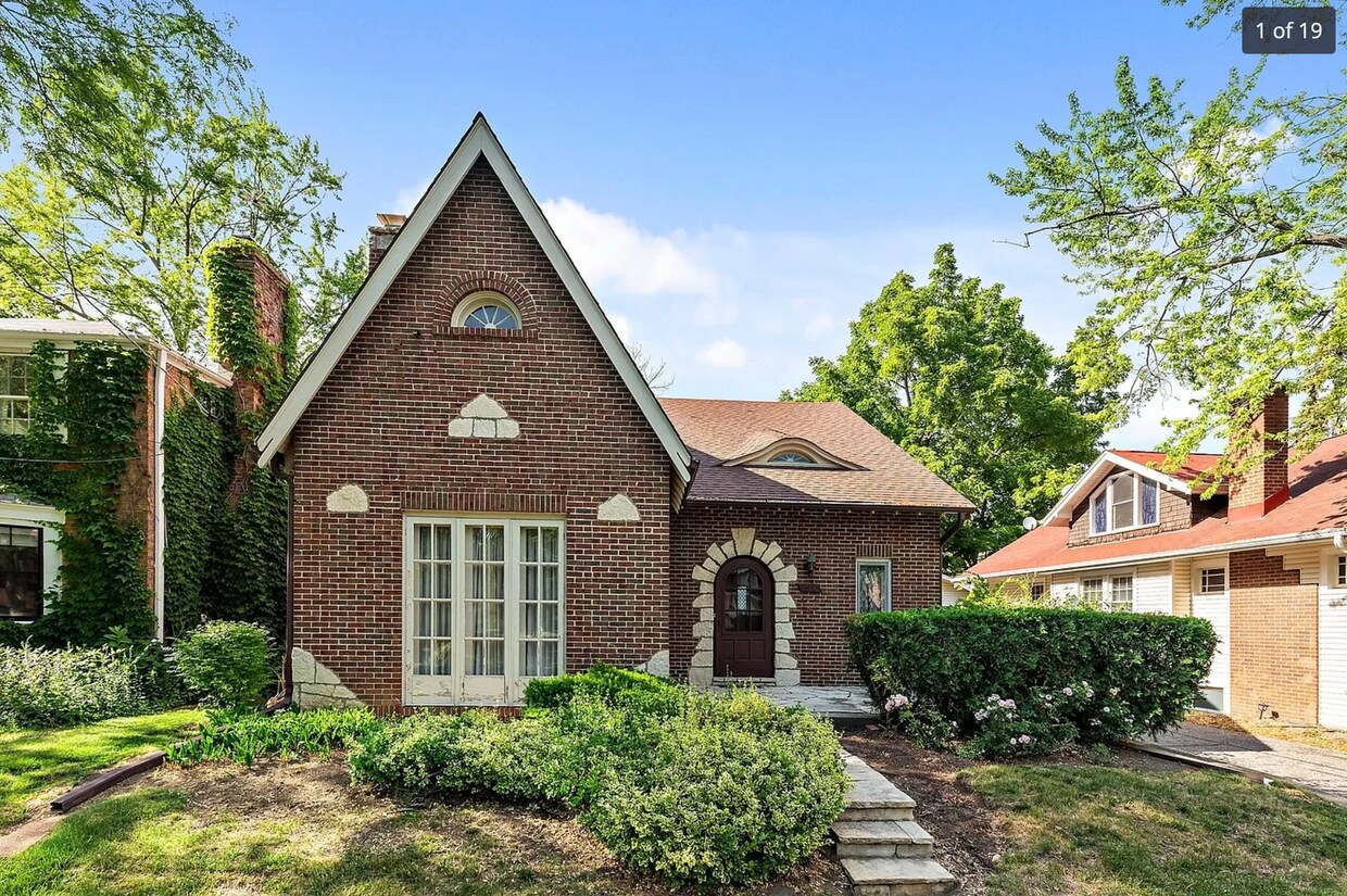Front of house - 1600 Ashland Ave