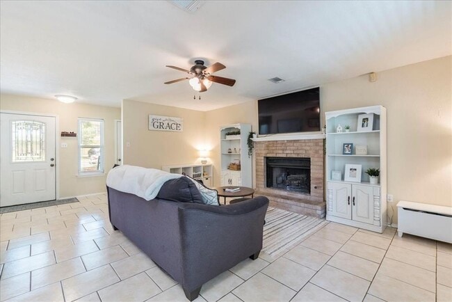 Building Photo - 519 Maple Run Dr